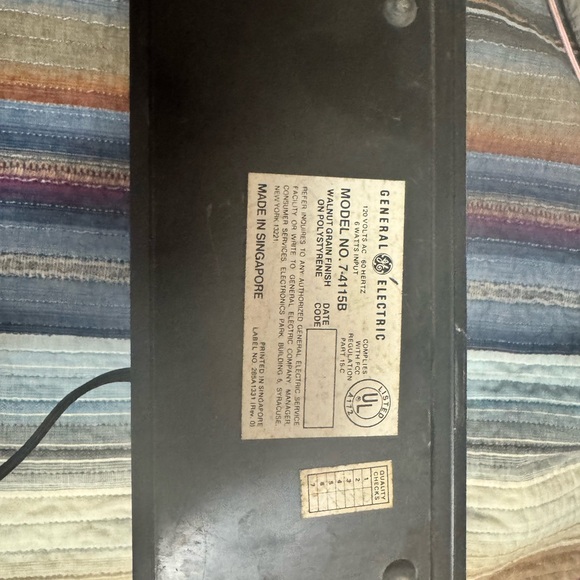 Portable AM/FM Radio - Picture 4 of 5